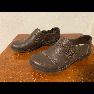 Clarks size 6